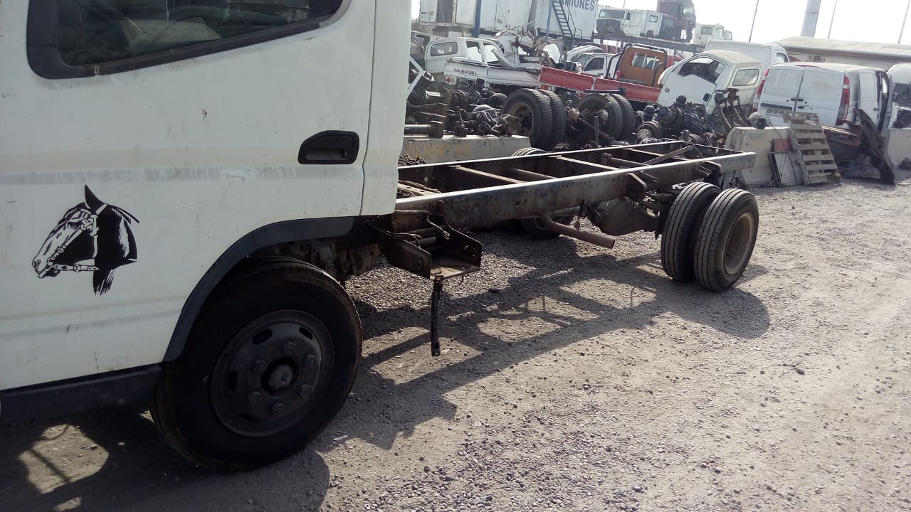  Mitsubishi CANTER 2013    EN DESARME